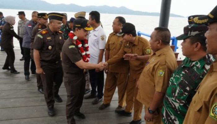 Kajati Kepri Ajak Perangkat Desa di Moro Kelola Dana Desa Secara Akuntabel