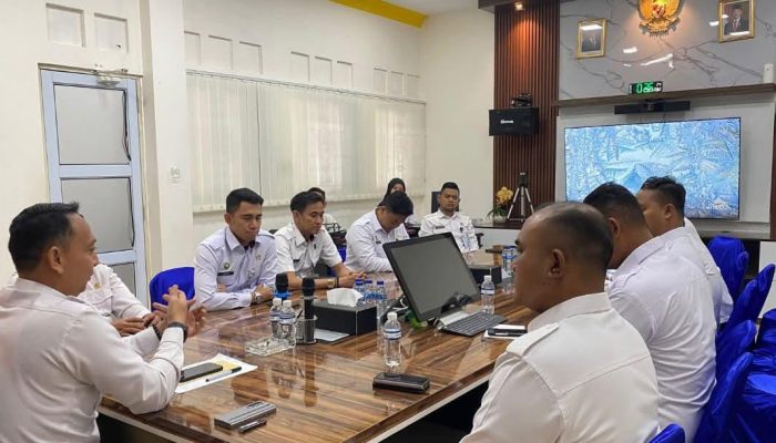 Kalapas Batam Dorong Kerja Sama Tim dalam Rapat Perdana Bersama Pejabat Lapas
