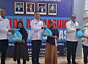 Kepala Lapas Batam Serahkan Sembako untuk Keluarga Warga Binaan