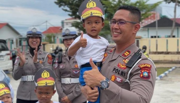 Kasat Lantas Yelvis Oktaviano Bangun Kedekatan dengan Anak TK Melalui Edukasi Lalu Lintas