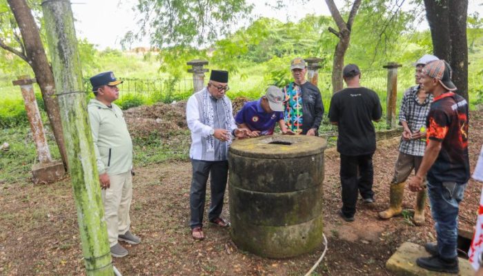 Lis Ajak Warga Jaga Kebersihan dan Rawat Taman Batu 10