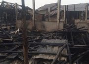 Tujuh Rumah Warga Desa Kelong Terbakar, BPBD Bintan Turun Beri Bantuan
