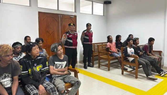 Melanggar Ketertiban Sosial, 20 Anak Punk Dijatuhi Denda Tipiring