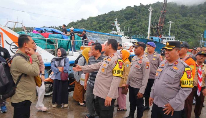 Kapolres Anambas Pantau Pos Pam Nataru di Pelabuhan Tarempa