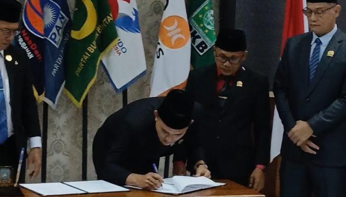 APBD Anambas 2026 Disepakati Bulat, Ketua DPRD Resmi Ketuk Palu