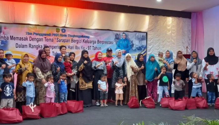 Semarak Hari Ibu: Lomba Masak Bergizi Warnai Gedung Tun Fatimah