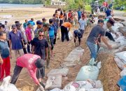 Bupati Aneng dan Warga Jemaja Bersama Tangani Abrasi, Jalan Tetap Bisa Dilalui