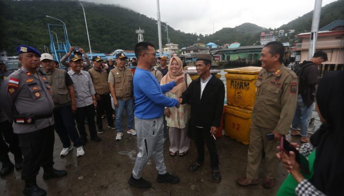 Lonjakan Penumpang Nataru, Bupati Anambas Pastikan Keselamatan Pelabuhan
