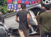 Dua Mobil Bertabrakan di Simpang Lagoi, Xpander Terbalik