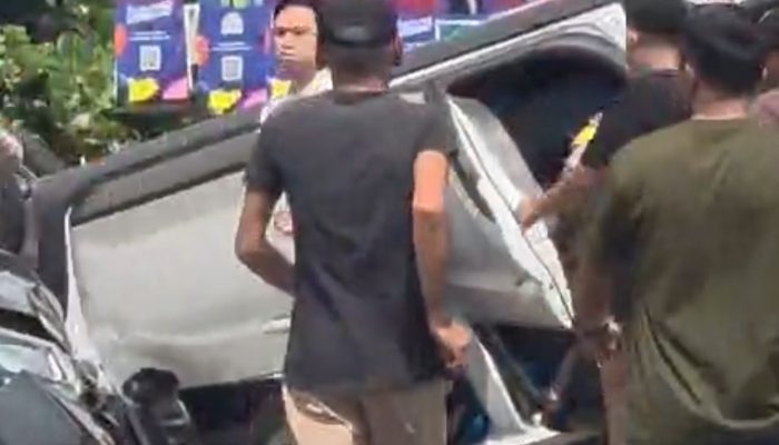 Dua Mobil Bertabrakan di Simpang Lagoi, Xpander Terbalik