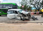 Kecelakaan di Depan SDN Busung Bintan, Truk dan Avanza Rusak Berat