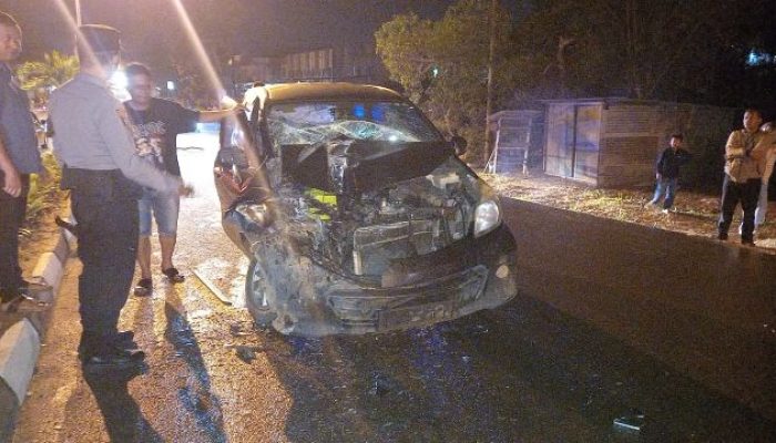 Avanza Tabrak Truk Tangki di Tanjungpinang, Dua Orang Luka Ringan