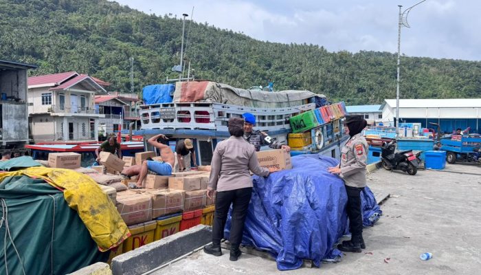 Polwan Polres Anambas Gelar Patroli Dialogis