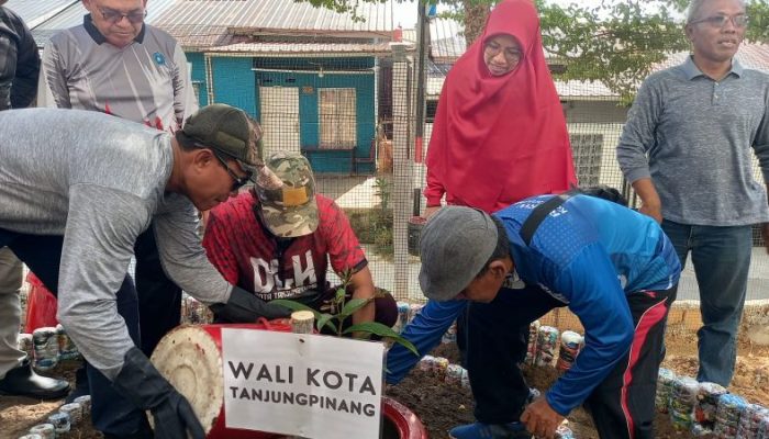 Gotong Royong dan Daur Ulang, SDN 016 Tanjungpinang Bidik Adiwiyata 2026