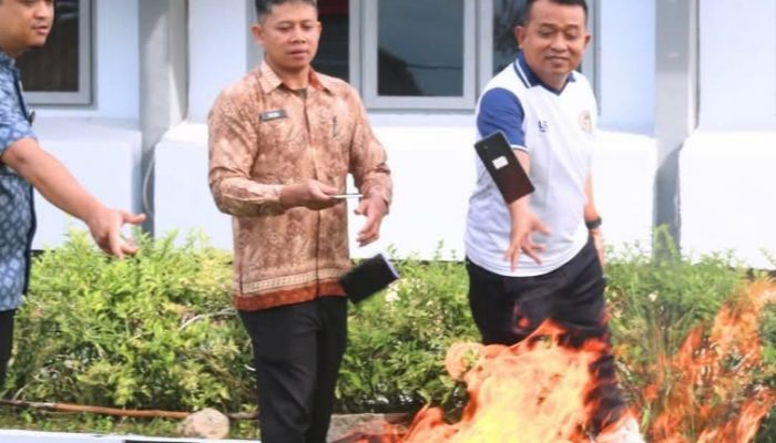 Lapas Tanjungpinang Bakar Barang Terlarang Hasil Razia