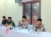 Kapolresta dan Bhayangkari Bagikan Takjil Saat Safari Ramadan di Bukit Bestari