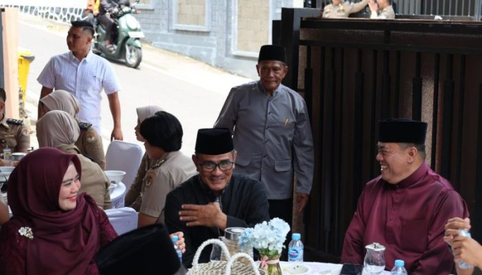 Sekda Bintan Gelar Silaturahmi Lebaran, Warga Hadir Sejak Pagi
