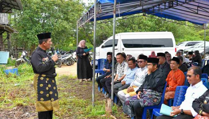 Ansar Ahmad Resmikan Tambatan Perahu Nelayan di Karimun