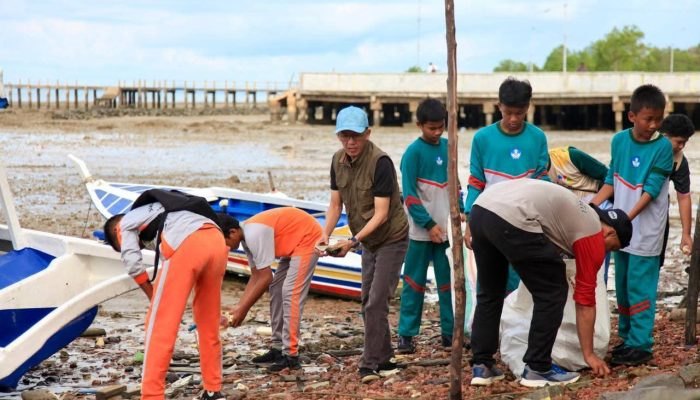 Pulau Penyengat Jadi Lokasi Gerakan Wisata Bersih dan Indonesia ASRI