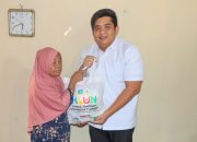 Bupati Bintan Antar Langsung Bantuan Sembako untuk Lansia di Toapaya
