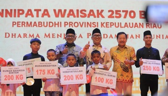 Hadiri Dharmasanti Waisak, Lis Tekankan Pentingnya Toleransi