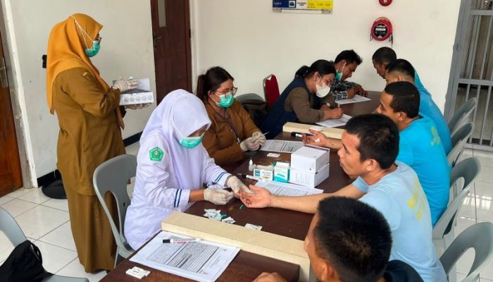 150 Warga Binaan Rutan Batam Jalani Skrining Kesehatan dan VCT Mobile