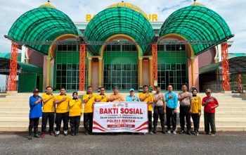 Sambut Hari Bhayangkara, Polsek Bintan Utara Bersihkan Masjid, Gereja, dan Vihara