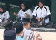 Jumat Berkah, Lapas Tanjungpinang Bagikan 100 Paket Makanan kepada Warga Sekitar