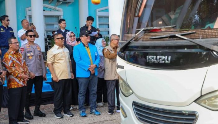 Wagub Kepri Lepas 1.336 Mahasiswa UMRAH KKN, Diminta Hadirkan Solusi bagi Masyarakat 