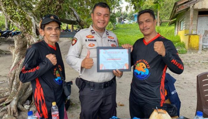 KOMBE-PANTAS Apresiasi Bang Jack, Pantai Flower Dolphin Pasir Manang Makin Bersih