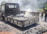 Hitungan Menit, Polisi Padamkan Mobil Terbakar Usai Laporan Call Center 110 di Bintan