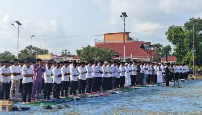 Hadapi Kekeringan dan Kabut Asap, Pemkab Lingga Gelar Salat Taubat dan Istighosah