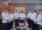 Kejari Tanjungpinang Serahkan Legal Opinion, Lis: Jadi Pedoman Penyesuaian Perda