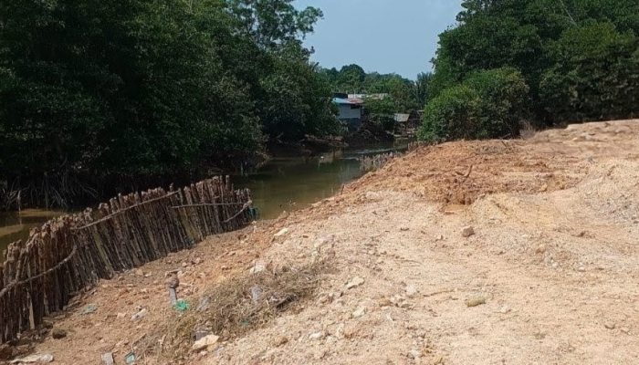 Warga Soroti Dugaan Penimbunan Alur Sungai di Perumahan Glory Tanjung Riau