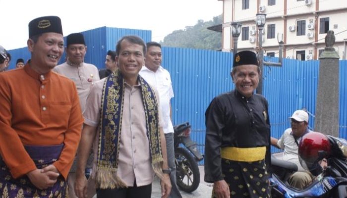 Kunjungan Perdana ke Anambas, Kajati Kepri Disambut Prosesi Adat Melayu